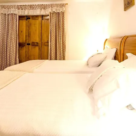 Charming With Private Pool In