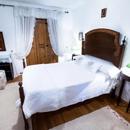 Charming With Private Pool In