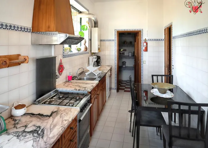 Charming With Private Pool In 라메구